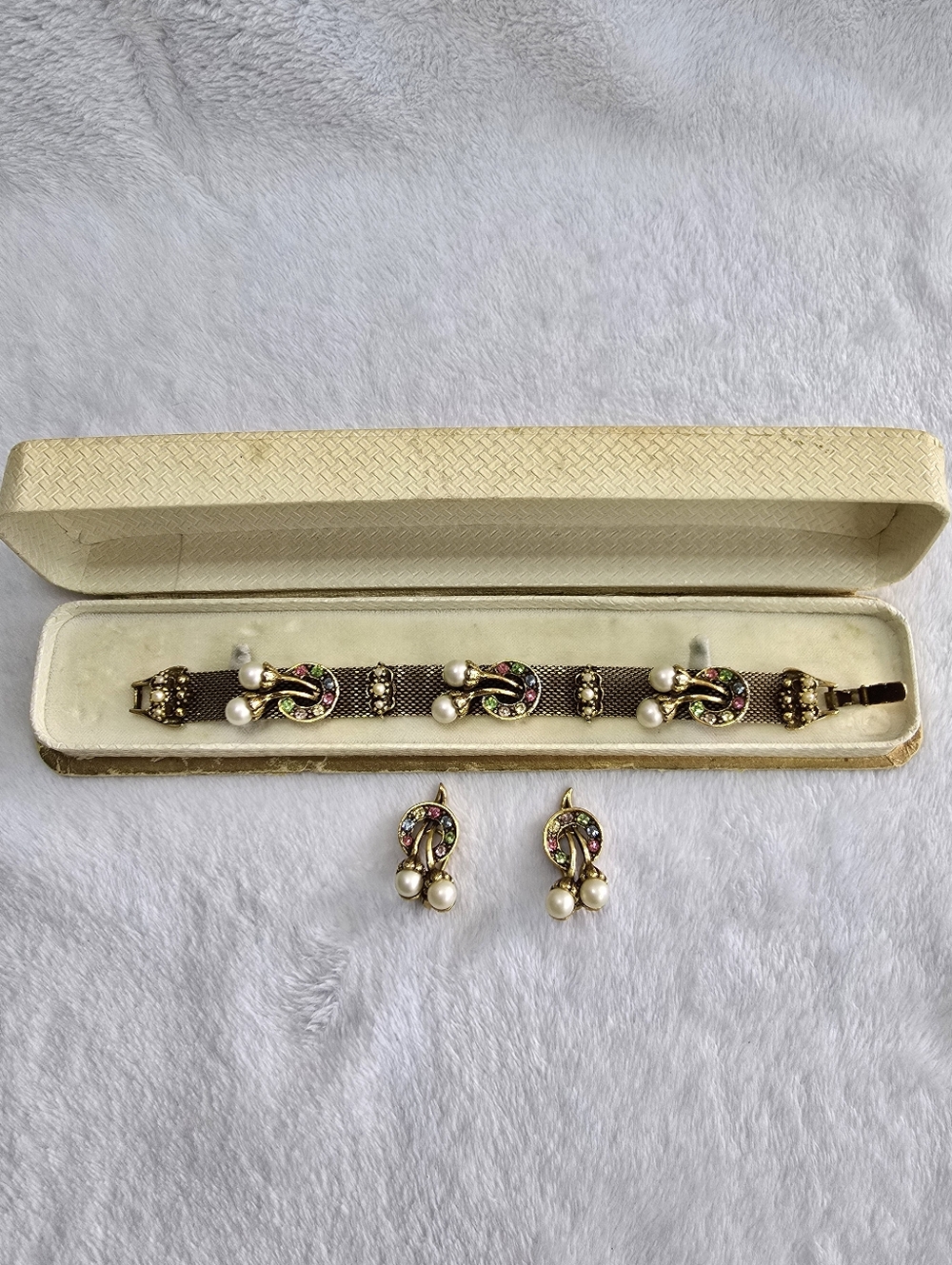 Sheffield Fifth Avenue Vintage Gold Tone Mesh Bracelet and Clip-On Earrings Set